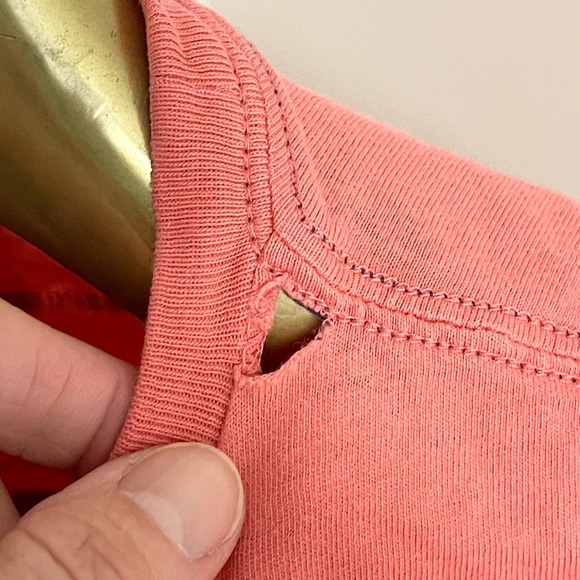 Distressed Vineyard Vines tee! - Picture 8 of 10